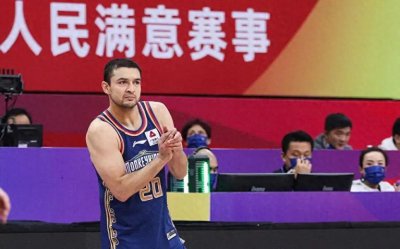 ​被罚5万依然淡定，并称要帮刘东缴3万，西热力江在同曦年薪多少？