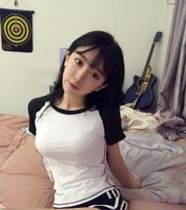​呆妹儿迎来斗鱼直播周年庆，众多粉丝纷纷送上祝福，简直暖心！