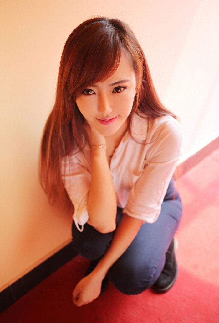 美女赵婉妮诱惑风情万种