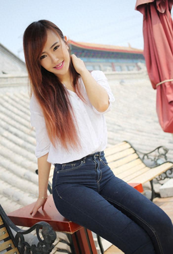 美女赵婉妮诱惑风情万种