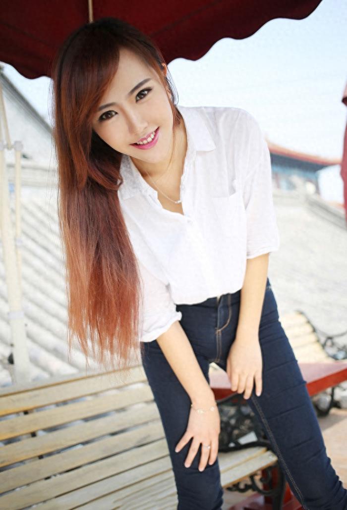 美女赵婉妮诱惑风情万种