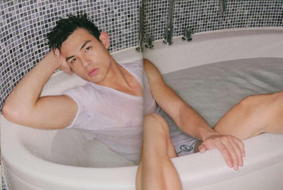 双面男神赵劲皓写真，一面阳光，一面硬汉