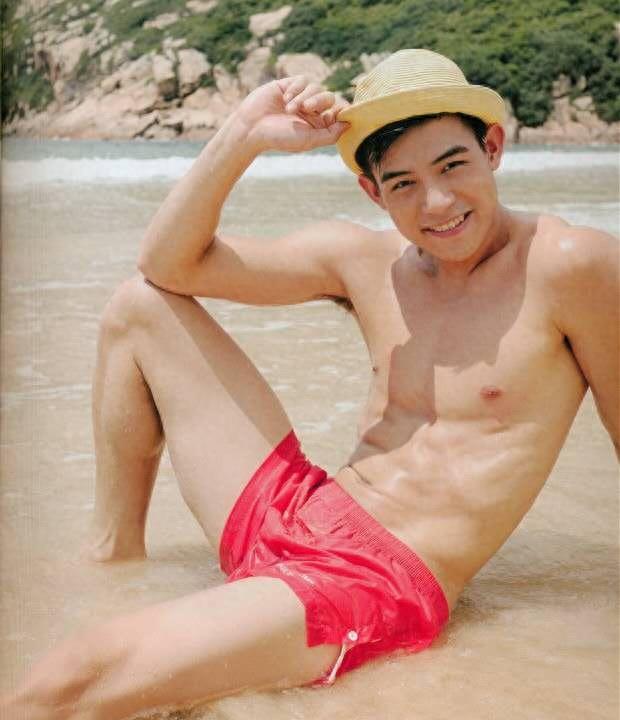 双面男神赵劲皓写真，一面阳光，一面硬汉