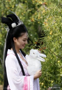 ​取经路上，唐僧在遭遇的5次情劫当中，有3次他其实已经动心