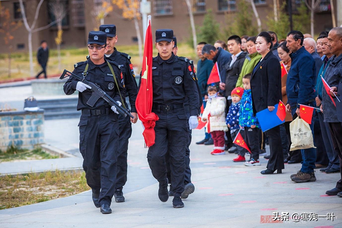 经常有人问新疆安全吗？不用我来说，让他们来告诉你