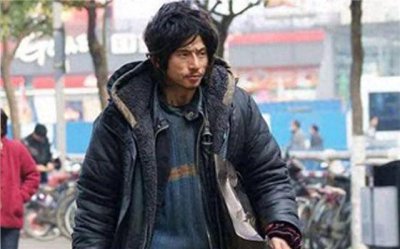 ​当时在网络上流行的“犀利哥”已经过去10年了，现在怎么样了？
