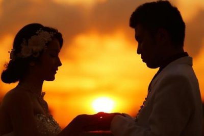 校园恋爱到结婚的语句 十年校服到婚纱的告白