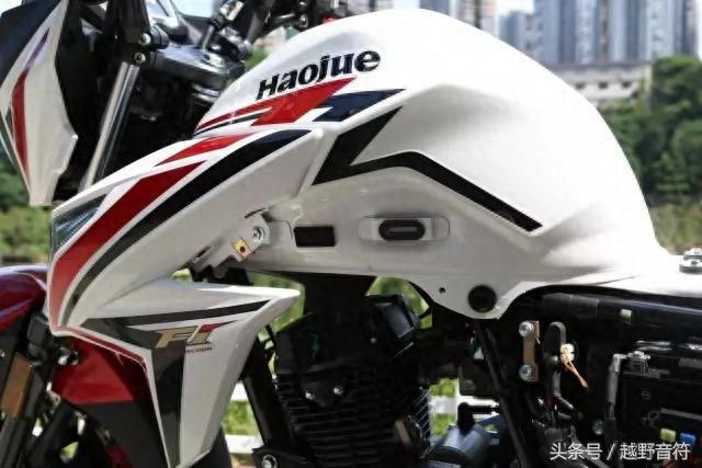 豪爵铃木 DF150 科幻运动跑车 0.98万元