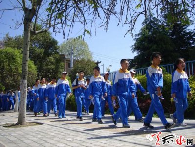 ​麦积区桥南联中开展“素质教育大课堂”参观游览活动