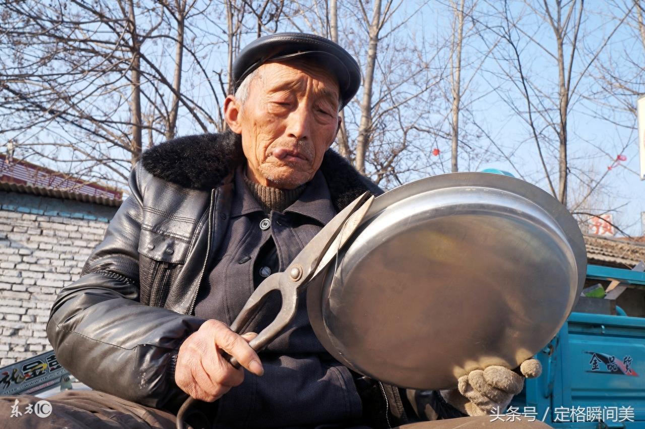 农村老人10张图 60多岁还在忙碌 总有一图能感动您！