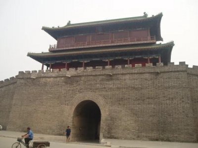 ​河北正定古城墙，等级比平遥古城高，二十年前未修复时沧桑古朴