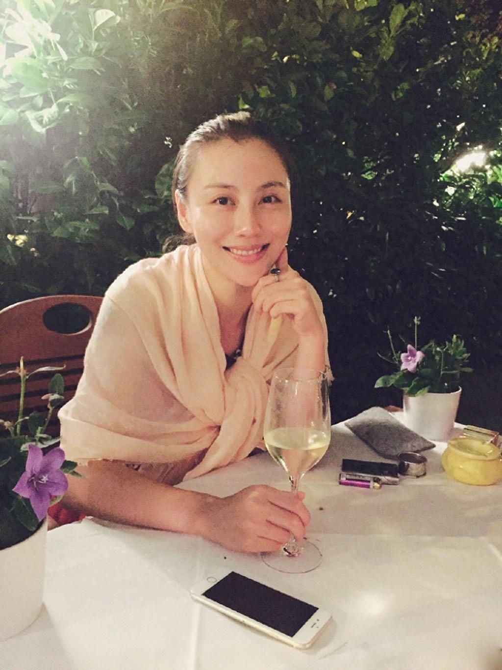 江易珈在电视剧《最美的时光》有着出色的表演，女强人角色受认可
