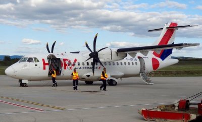 ​螺旋桨挂在机翼上，ATR-42私人飞机，法国和意大利联合开发