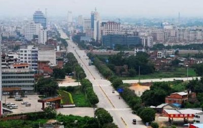 ​兴宁县，梅州市代管县级市之一，为我国纺织之乡，有小南京的美誉