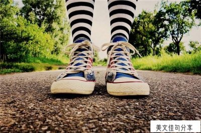 ​情感表达的句子(表达情感的经典语句65句)