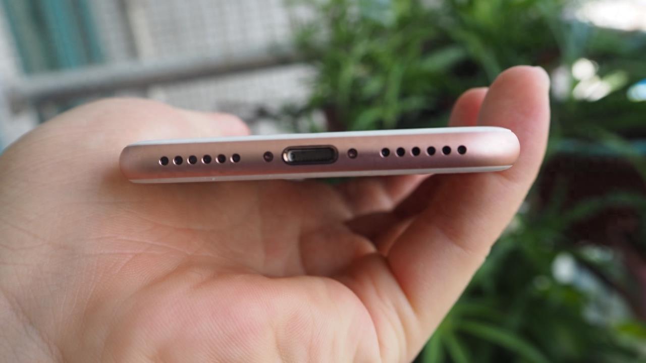 iPhone 7防水测试：泡一个小时都没有坏