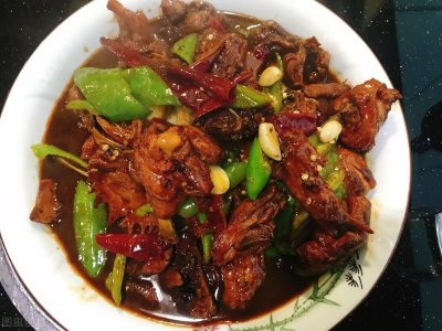 ​地道正宗山东炒鸡，简单开胃 色香味俱全，软糯美味，下饭又下酒