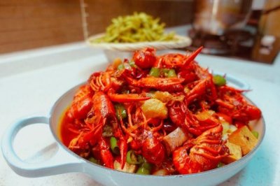 ​正宗麻辣小龙虾家庭做法（家庭版麻辣小龙虾）