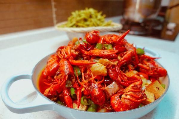 正宗麻辣小龙虾家庭做法（家庭版麻辣小龙虾）(1)