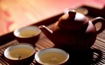 ​夏天喝什么茶好呢(夏天喝什么茶最解暑)