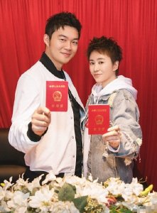​马丽有几段情史？老公许文赫资料简介