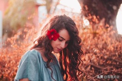 ​女生虚荣的小细节表现，恋爱中有这些表现的女人