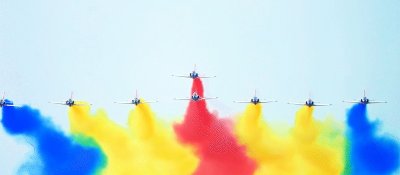 ​黄岩岛领海基线划定后，中菲又激烈对峙，海军海警严守12海里