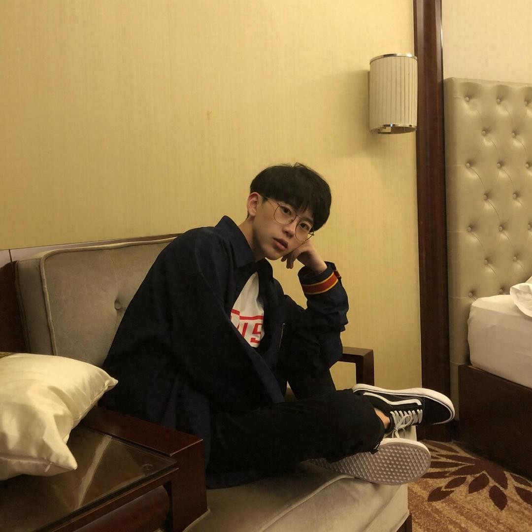 组图：内地网红费启鸣