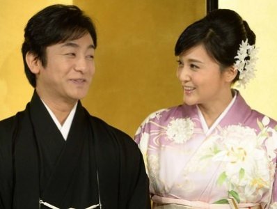 ​藤原纪香又嫁了！　片冈亲手设计3克拉钻戒套牢