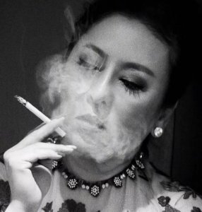 ​6岁得白血病、18岁险自杀，彪悍的向太陈岚背后有着怎样的辛酸？