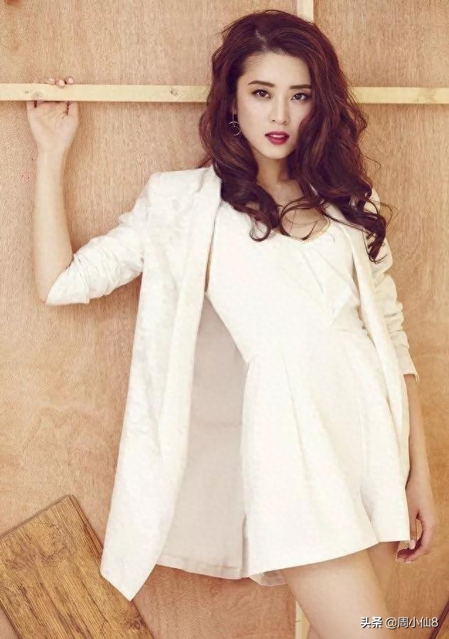 明星李若嘉，娱乐圈影视女演员，是具有实力的艺人