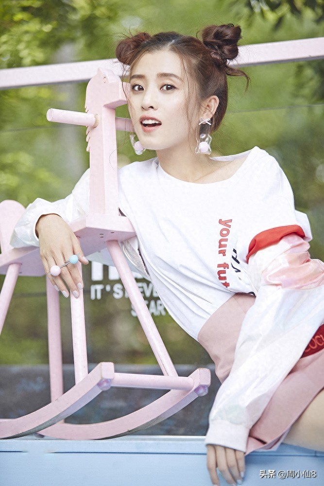 明星李若嘉，娱乐圈影视女演员，是具有实力的艺人