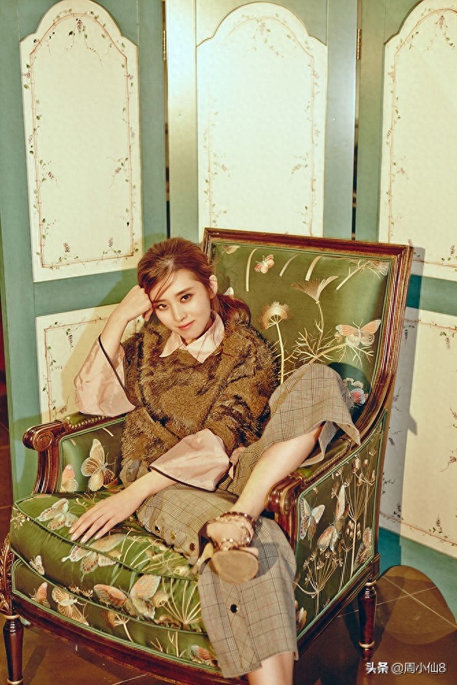 明星李若嘉，娱乐圈影视女演员，是具有实力的艺人