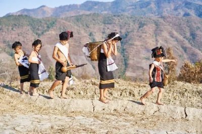 ​库基族：自称中国人的印度人，拒绝与印度联姻，不学印语不过印节