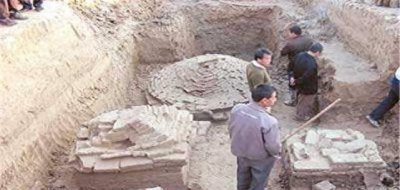 ​内蒙工人挖水库，惊现辽国古墓！历经千年，终见光明