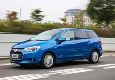 ​美女白领喜提雪佛兰乐风RV，用车一段时间后，说出了心里话