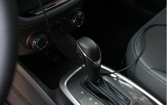 美女白领喜提雪佛兰乐风RV，用车一段时间后，说出了心里话