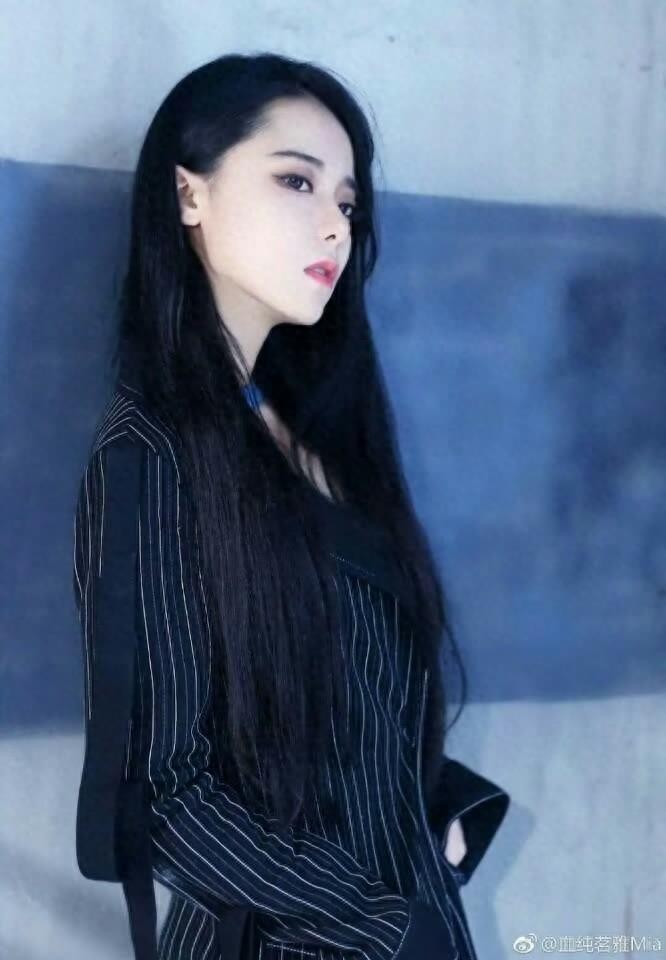 王者荣耀：血纯茗雅的紫霞仙子那么美，她的生活照是怎样的呢？