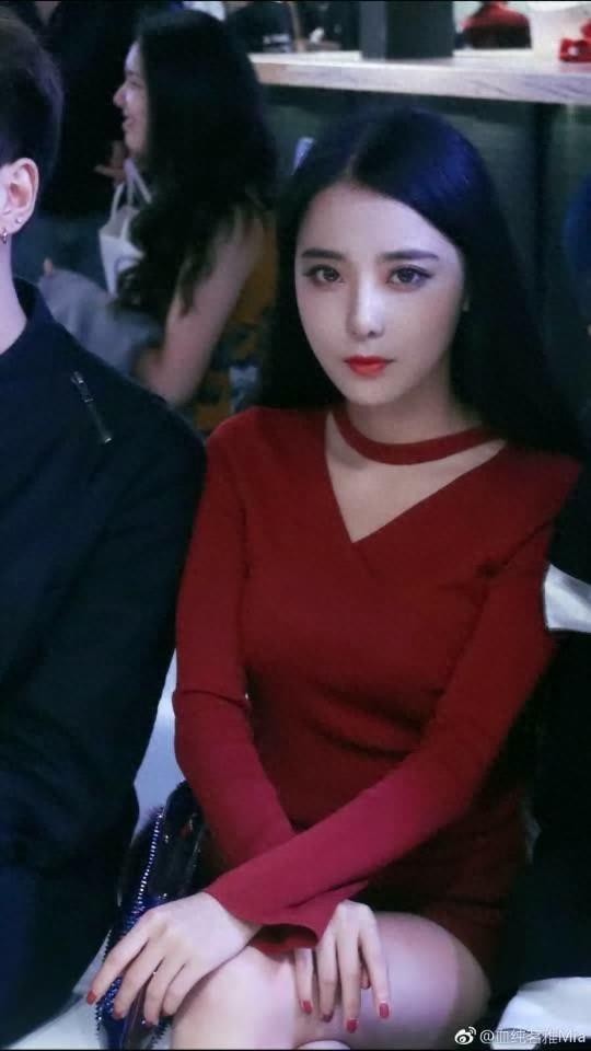 王者荣耀：血纯茗雅的紫霞仙子那么美，她的生活照是怎样的呢？