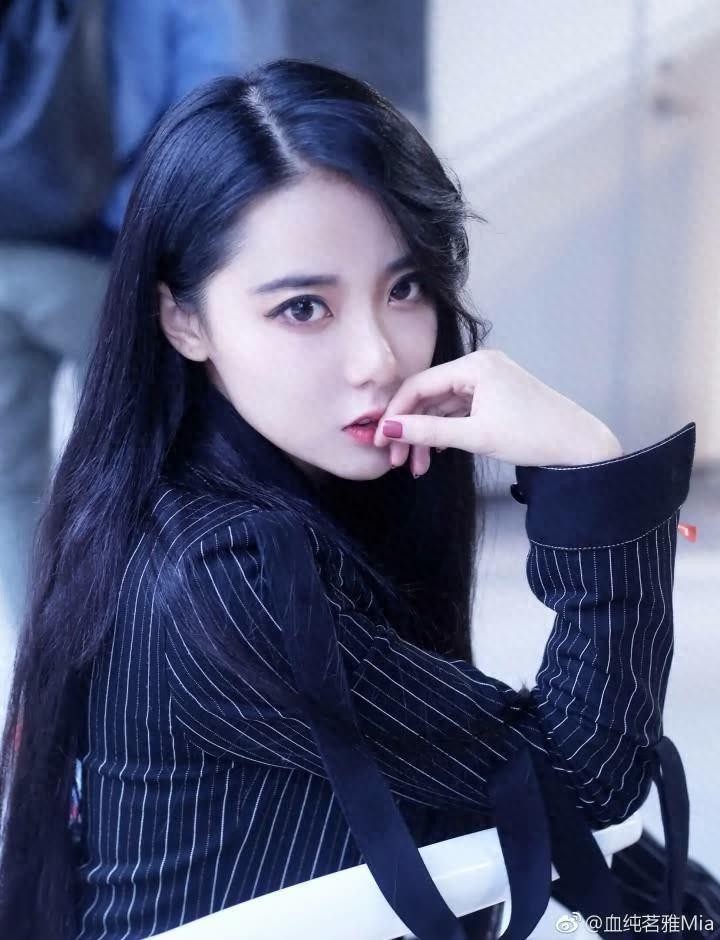 王者荣耀：血纯茗雅的紫霞仙子那么美，她的生活照是怎样的呢？