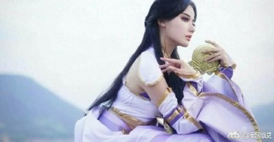 ​王者荣耀：血纯茗雅的紫霞仙子那么美，她的生活照是怎样的呢？