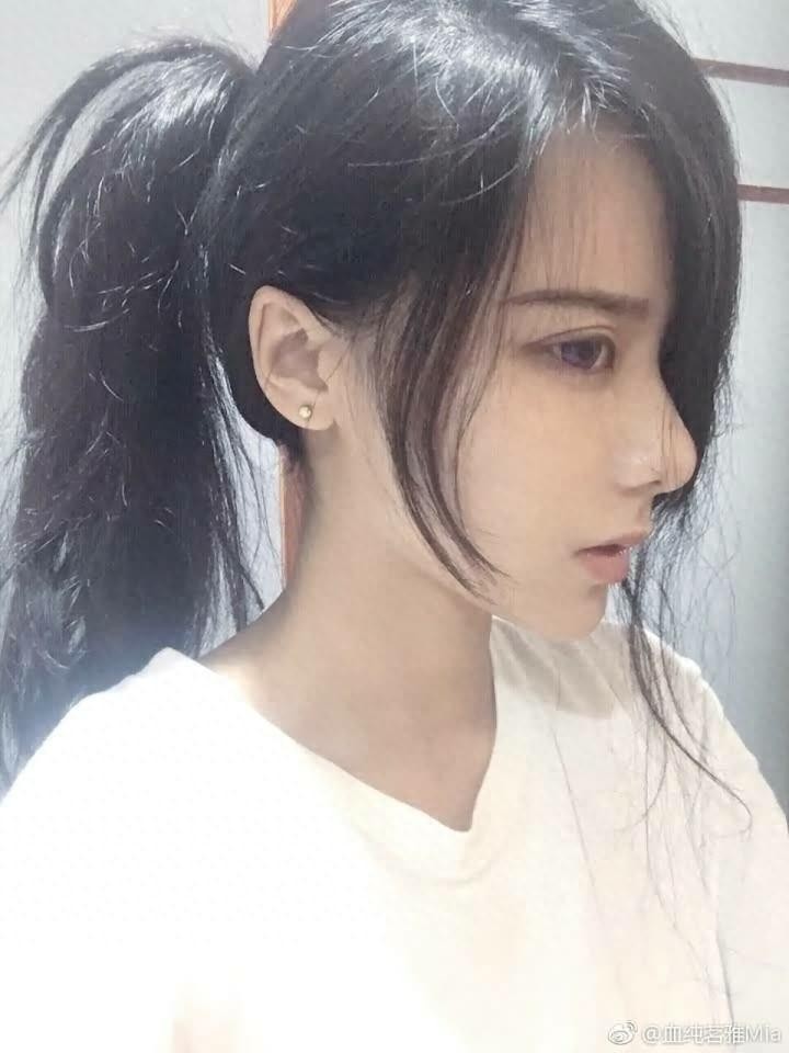 王者荣耀：血纯茗雅的紫霞仙子那么美，她的生活照是怎样的呢？