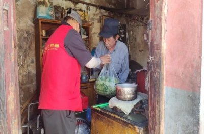 ​炎炎夏日送清凉 丝丝凉意暖人心 ——社工委举办夏日送清凉主题活动