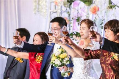 ​订婚男方父母致辞简短霸气