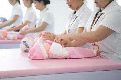 ​育婴师是干什么的？他们可以为父母们提供什么帮助？