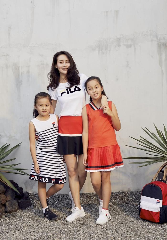 20岁出道，在最美年龄结婚，两个女儿又萌又漂亮，36岁成赢家