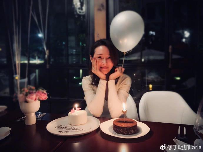 20岁出道，在最美年龄结婚，两个女儿又萌又漂亮，36岁成赢家