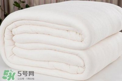 ​冬季什么被子最保暖?冬季盖什么被子好