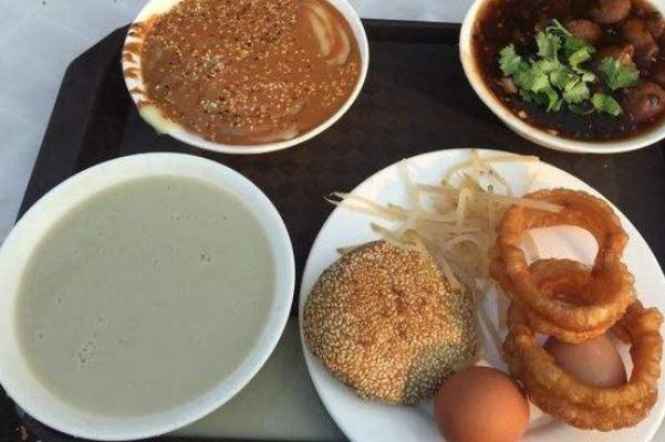 豆汁为什么是酸臭的 豆汁这么难喝为什么还有人喝