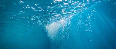 ​玻璃是用什么材料制成的